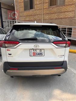 تۆیۆتا ڕاڤ 4